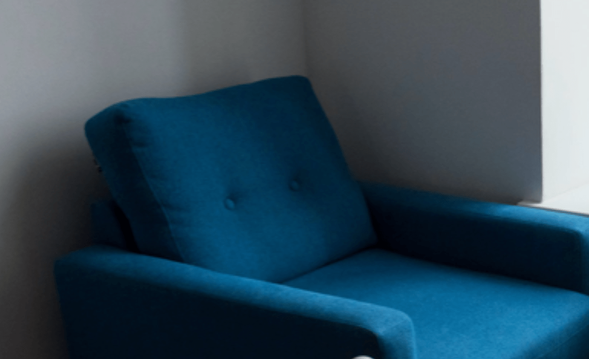 Cómo desmontar un sillón para tapizar